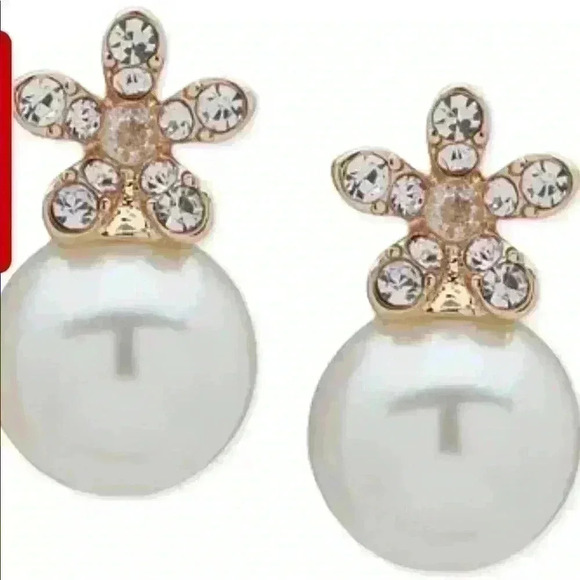 Anne Klein new gold pearl and Crystal flower stud - Picture 2 of 3